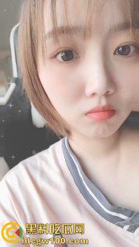 长沙反差母狗【余美婷】老公不在家性瘾犯了，被网调拍摄各种视频照片，这嫩乳肥臀真的看的带劲-3