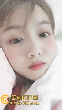 长沙反差母狗【余美婷】老公不在家性瘾犯了，被网调拍摄各种视频照片，这嫩乳肥臀真的看的带劲-5