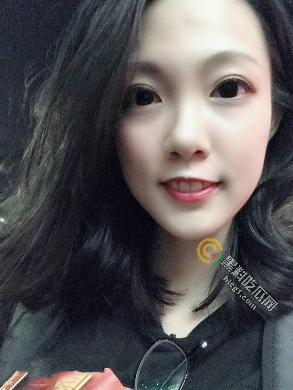 反差婊母狗吴新园曝光!职业护士化身骚母狗JK,绿帽老公泄密视频全网疯传!-1