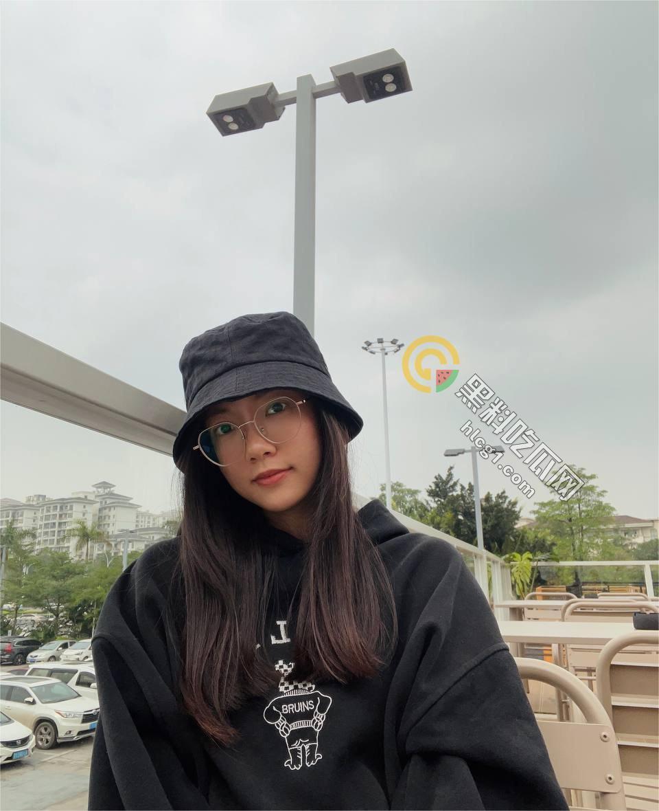 反差婊母狗吴新园曝光!职业护士化身骚母狗JK,绿帽老公泄密视频全网疯传!-13