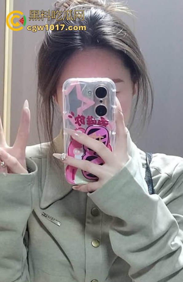 江西师范大学母狗【刘星星】外表清纯学生妹，谁知穿上情趣制服变身骚浪欲女，多姿势爆操白浆四溢，颜射满脸精液！-1