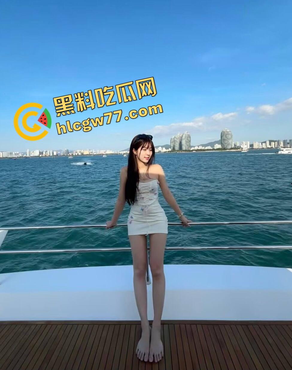 清纯外表迷惑众人 武汉大三学姐『林婉柔』白嫩尤物成包养炮架，床上夹屌夹到肉棒发麻内射喷浆！-1