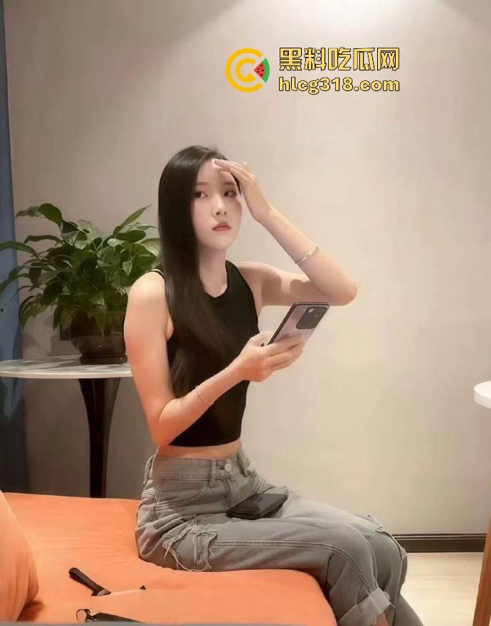 佛山小米su7新车主竟然是站街女?难怪最近这么努力接客了,原来是买新车了 挣钱嘛不寒碜-6