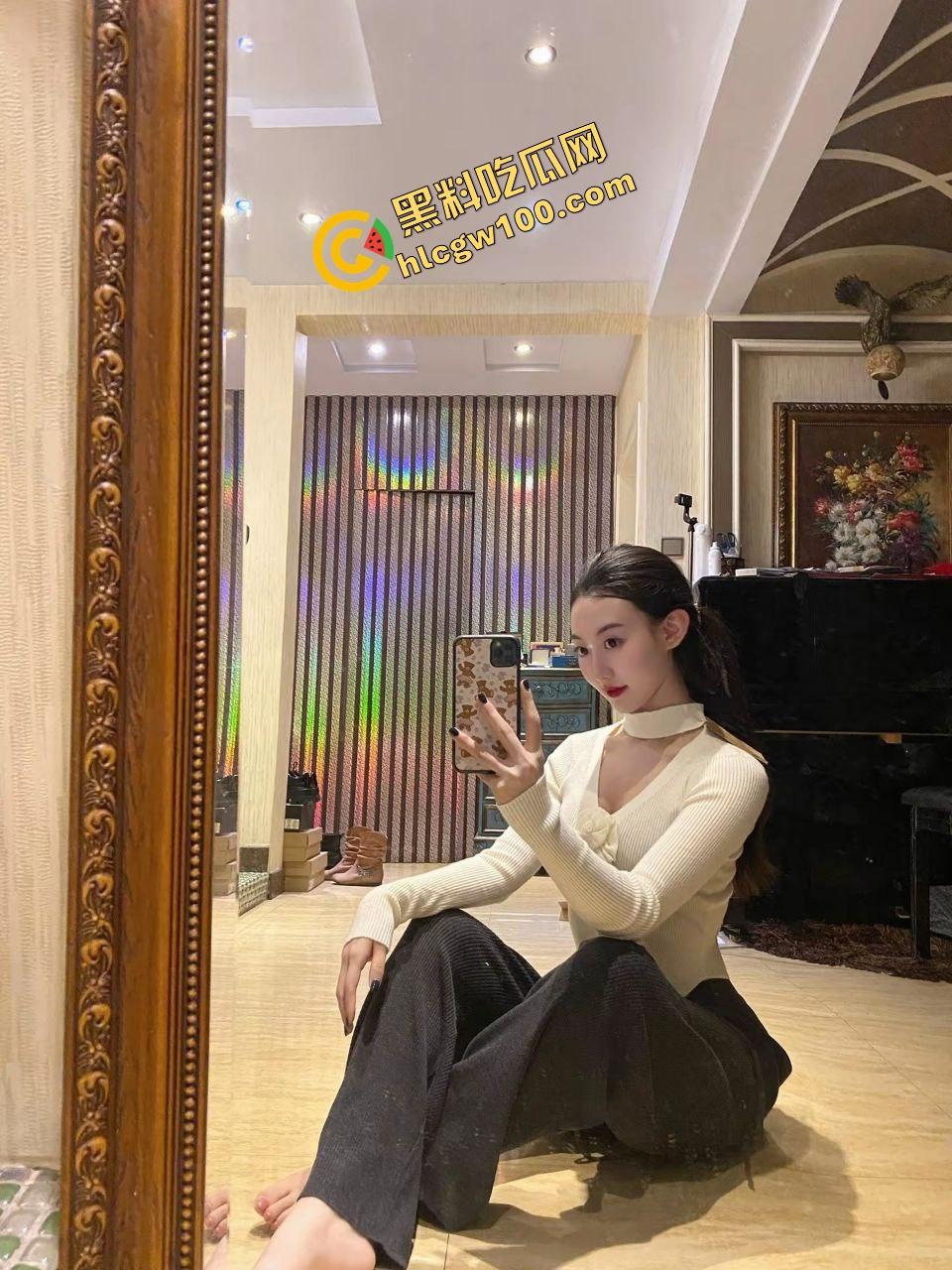 猎奇性爱！成都小情侣反差婊【雷倩】塑料膜炸裂做爱，袜子当套激烈操逼！原创独家曝光流出！-3