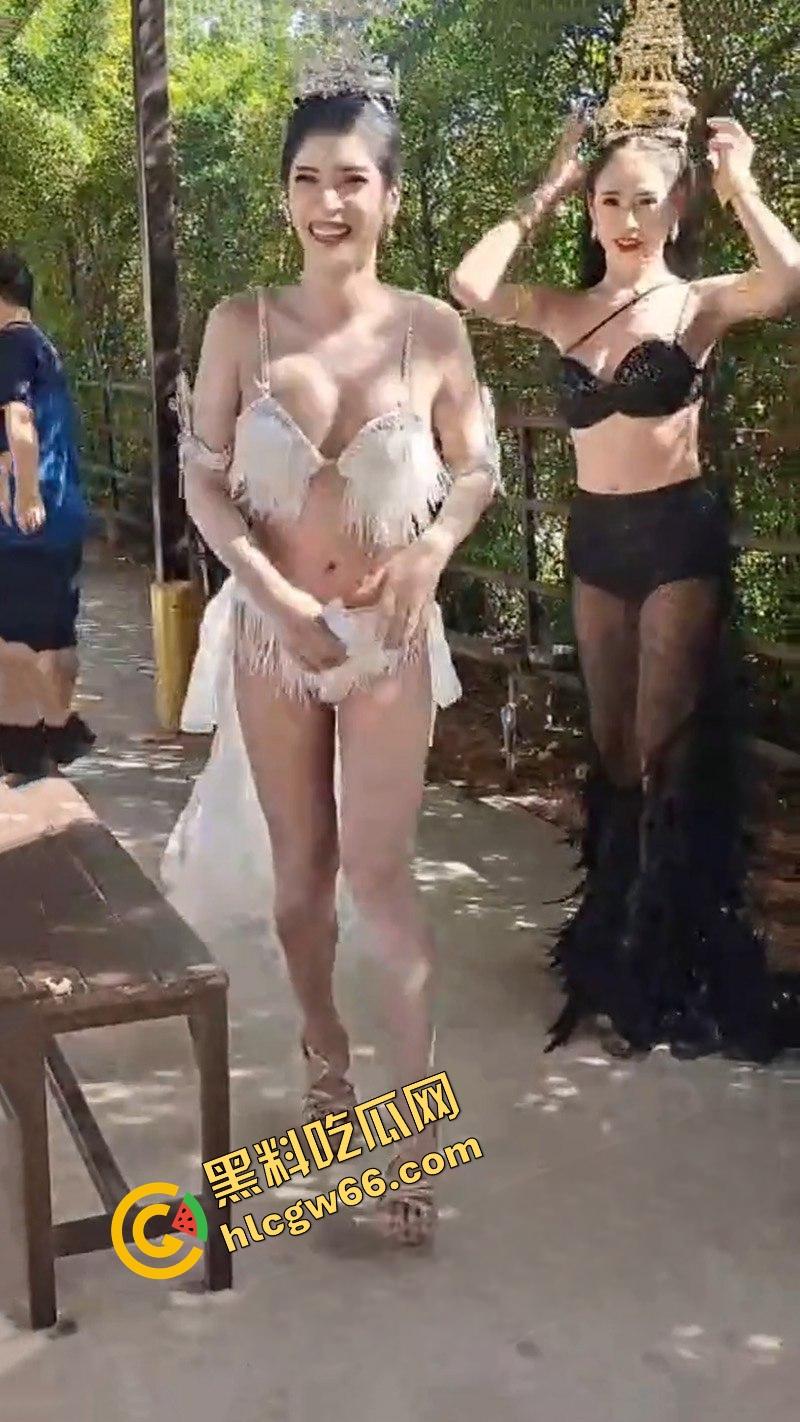 中国大爷街头撩人妖乱摸,乳大骚骚揉上瘾,结果鸡巴比自己还大,伸手一摸居然是吊炸天的霸王屌!-3