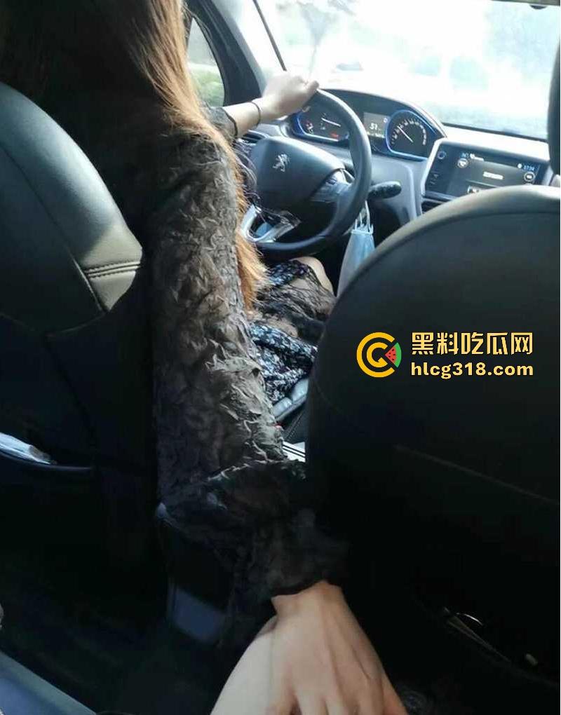 表面是职场精英律师,背后化身极品性感福利姬,黑丝全裸尺度炸天,脱律师服掰臀露穴,反差爆表!-9