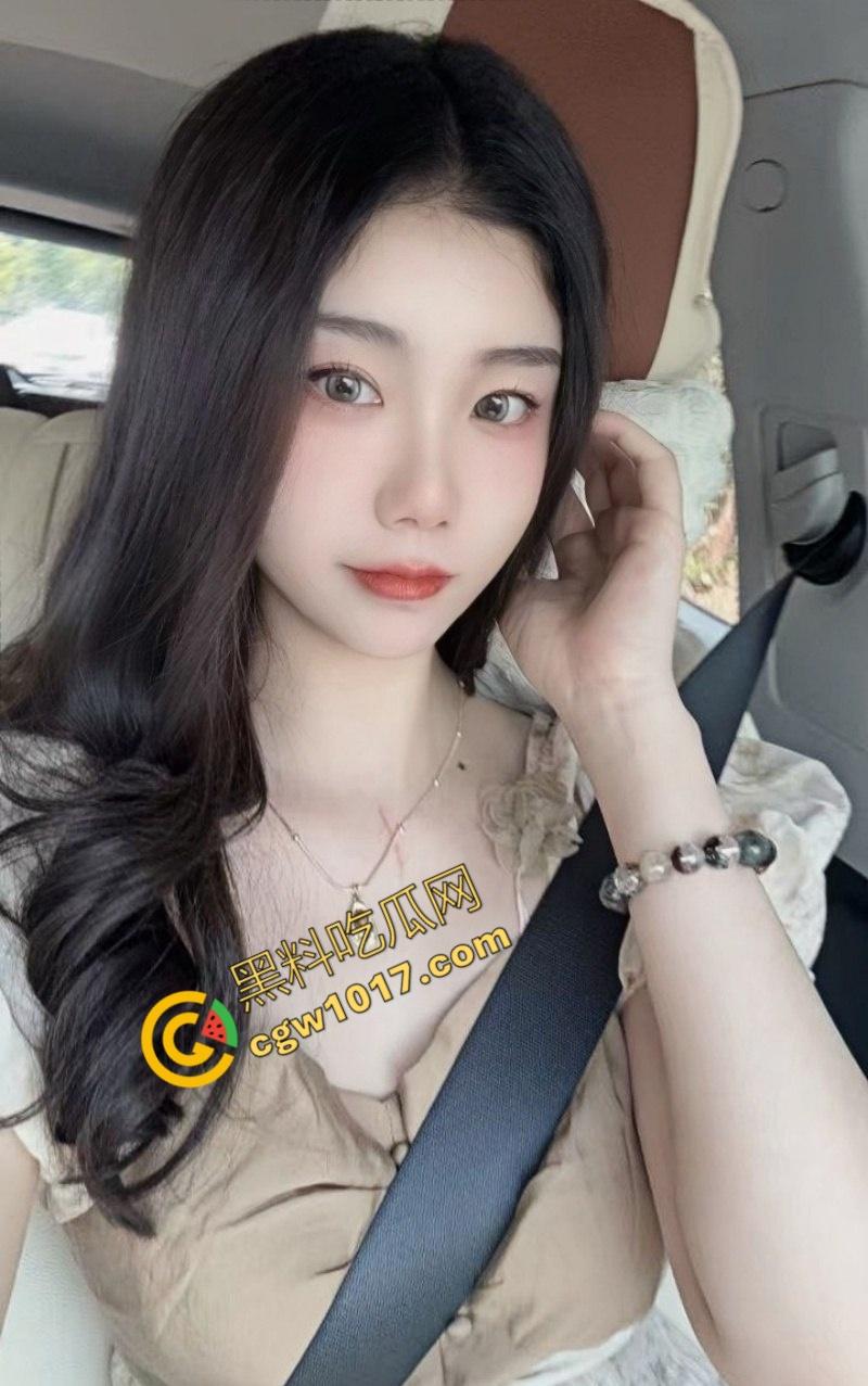 四川成都新婚人妻【杨琴】背着丈夫疯狂约炮！清纯外表下的骚乱，床上的火辣氛围让众多雄性欲罢不能-4