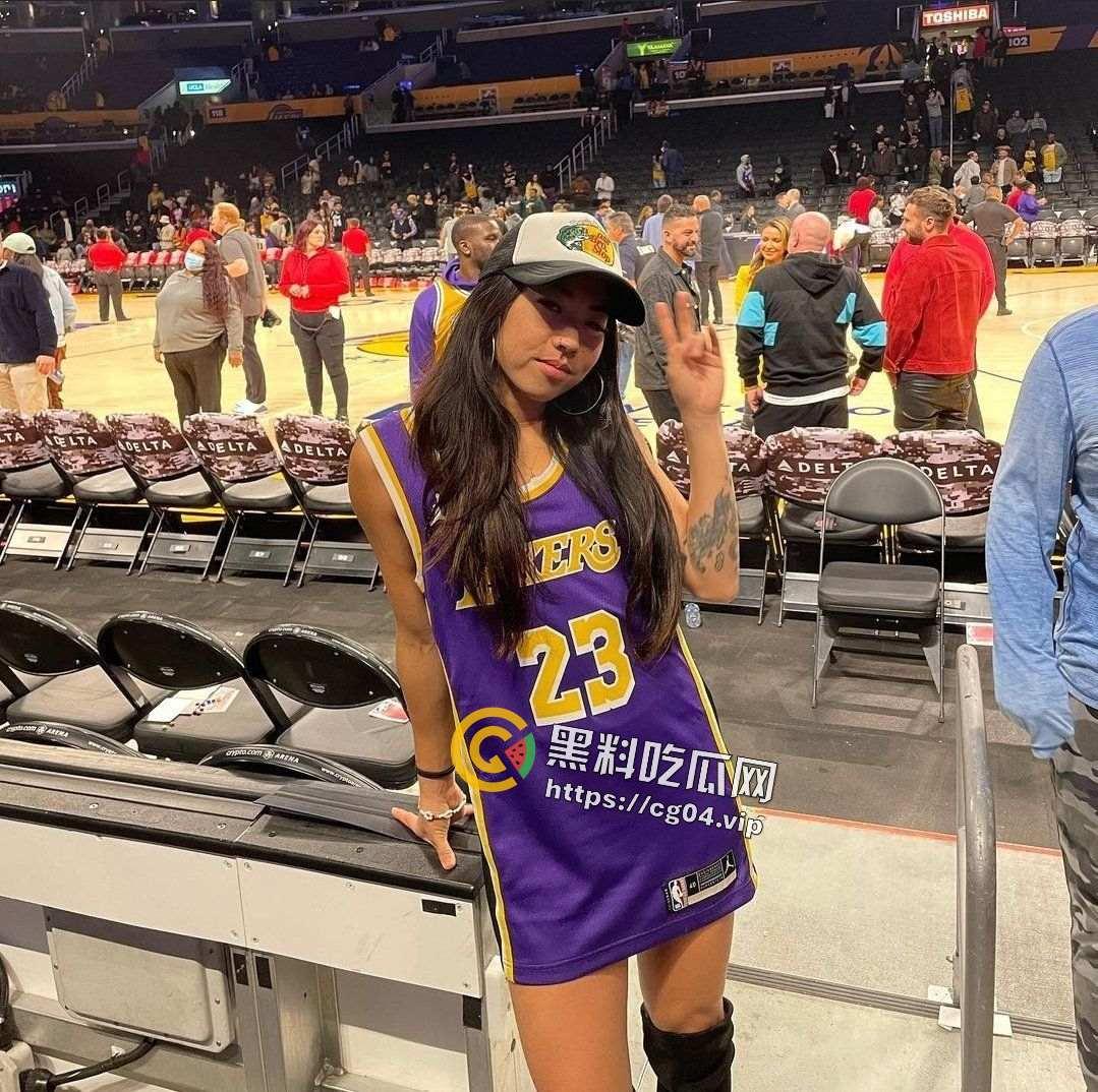 又是媚洋婊一个 华裔24岁DJ Alaska 模特 演员 白天上班当DJ 晚上下班吃洋屌-1