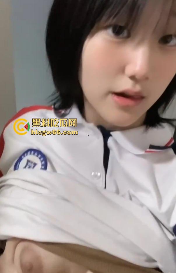 河北张家口反差学生妹【王若玮】小小年纪极品大奶 被渣男哄骗私拍揉胸扣穴的小母狗 很有撸点！-4