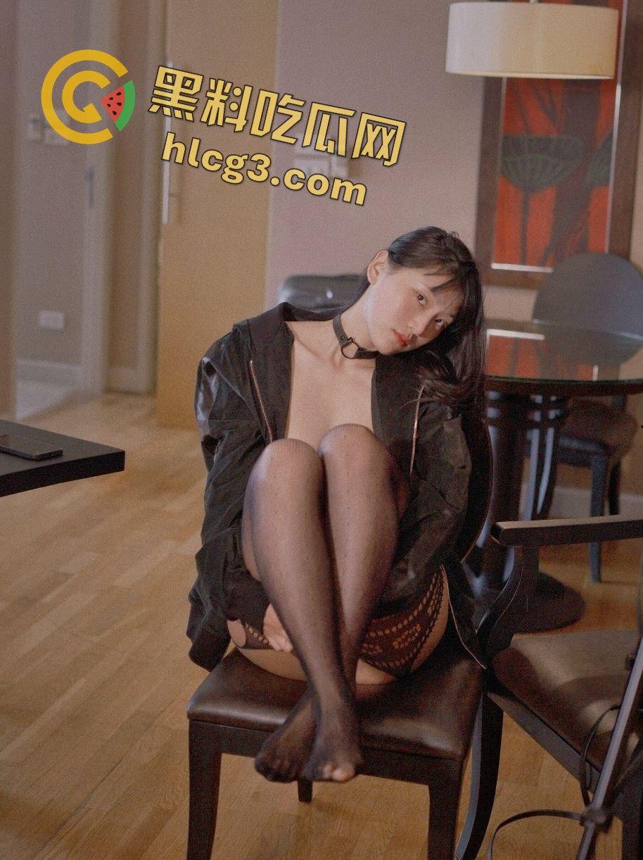 P站华裔顶流『刘玥』与黑人顶级黑白配!房租压力下海成名!没想一炮而红成为顶流-11