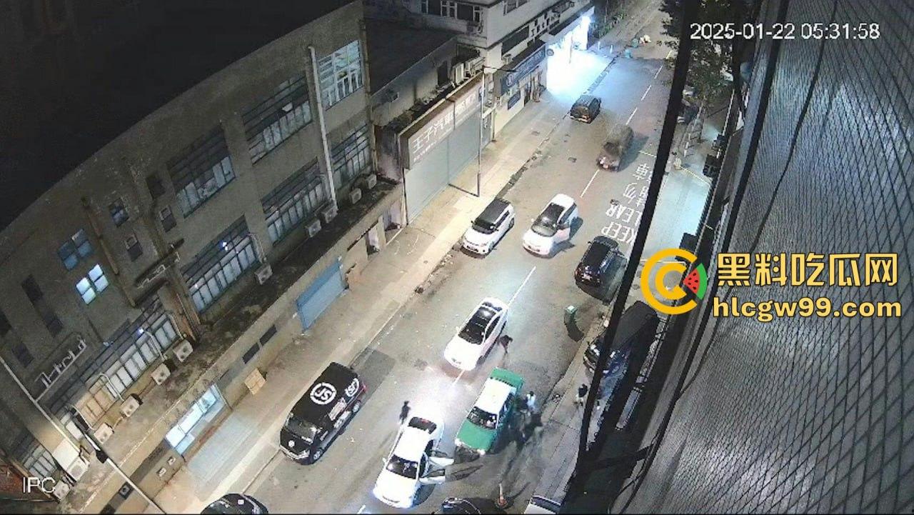 现实黑社会香港选坐馆前的争斗,【胜和】骨干被【新义安】众刀手驾车包抄,乱刀追砍搏杀至死-11