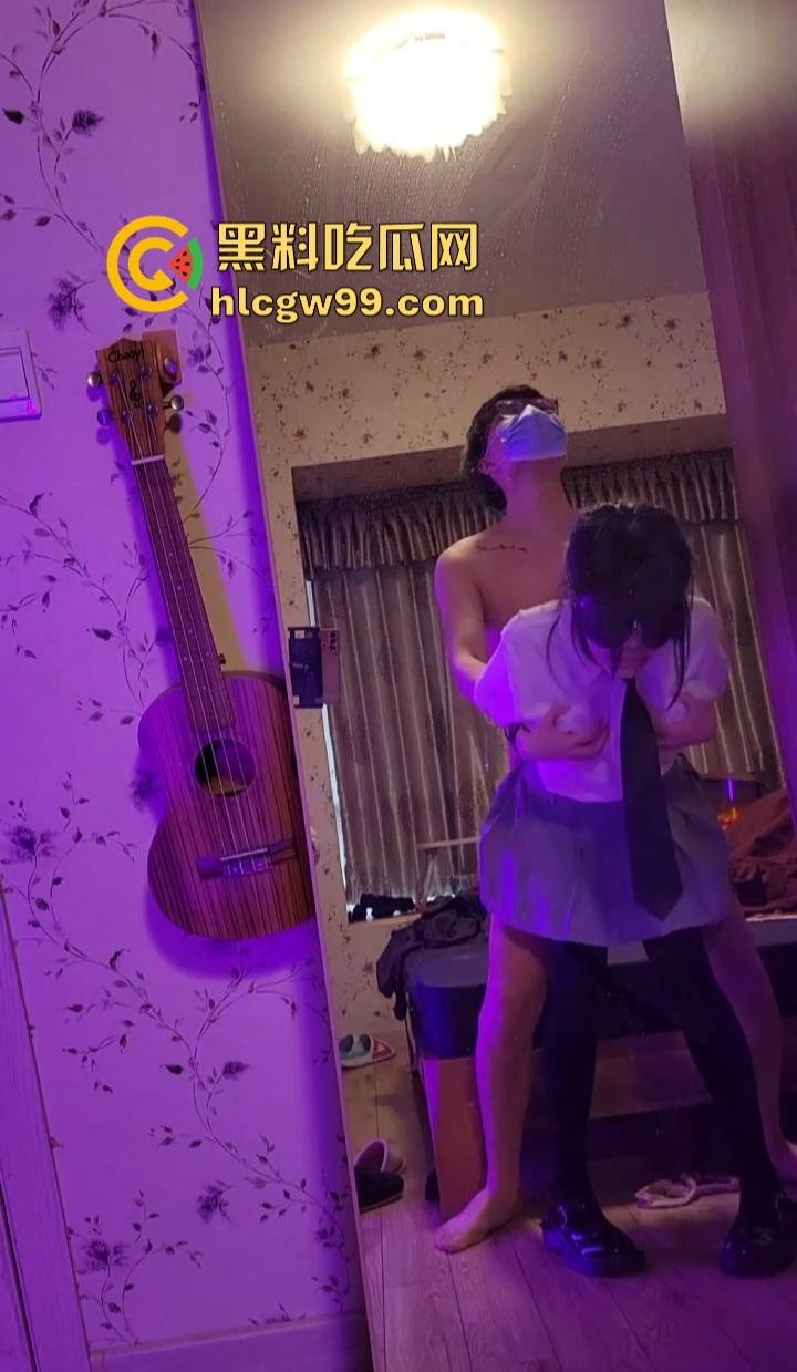 杭州大一JK学妹『钱薇婷』酒吧兼职不卖酒专卖逼,工作变性奴试用期,金主约炮玩SM,蹬逼蹬到鸡巴都脱皮!-15