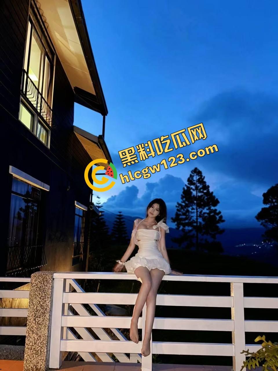 大学聚会喝出一夜情,昔日班花五瓶啤酒喝断片,直接带走去开房,乖乖戴套套上就开搞!-2