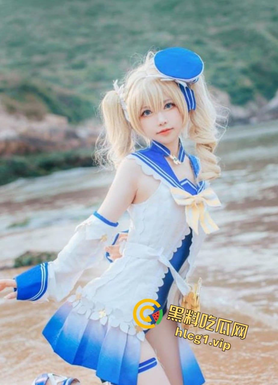 郑州漫展惊现偷拍风波!原神芭芭拉COSER泳装被抄底,怼脸坐脸视角视频疯传!-2