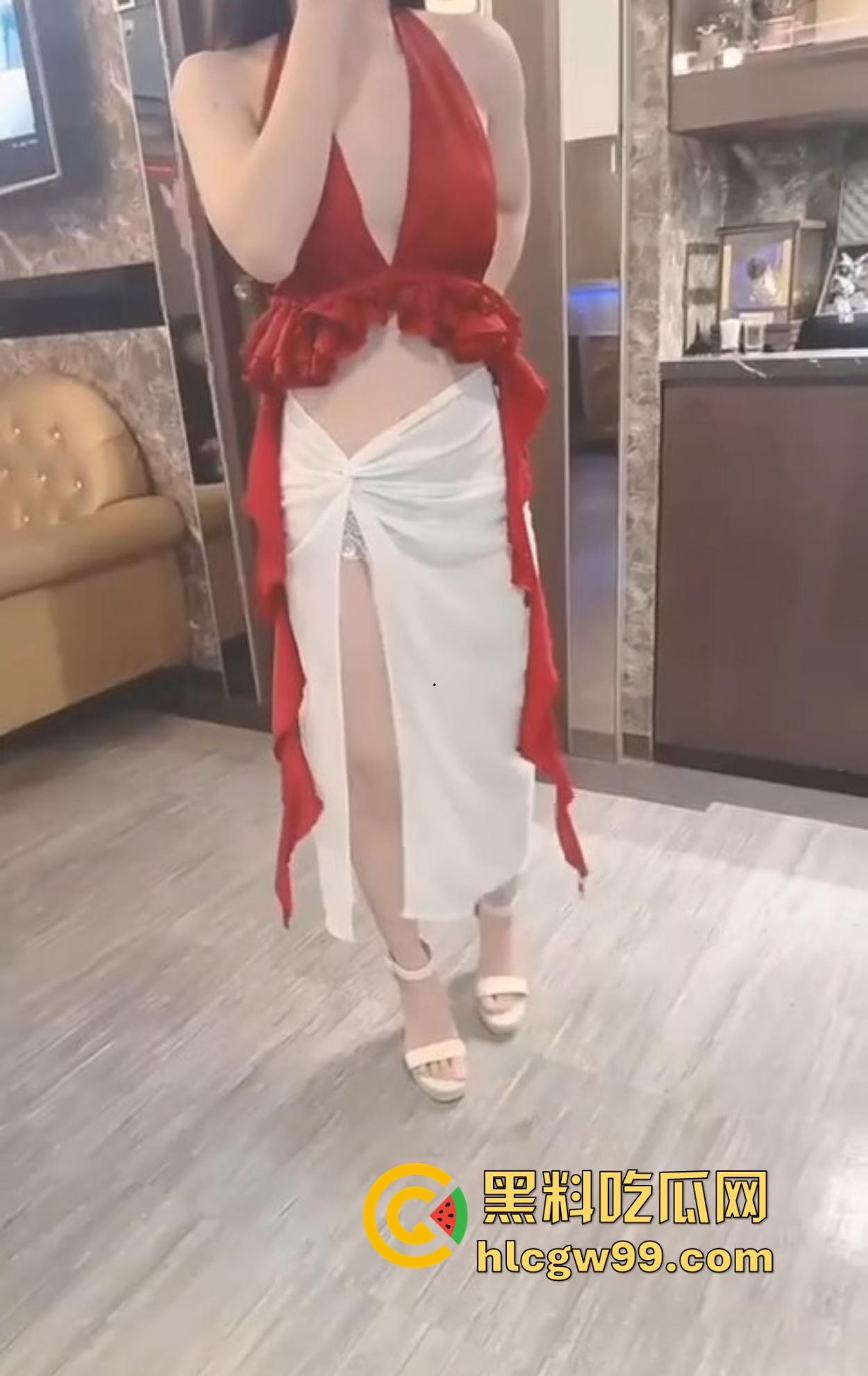 什么地方让你忘掉烦恼?酒不醉人自醉,聊天还能顺便射在大腿上,掏胸给你看还不报警,真是致富的终极动力!-8