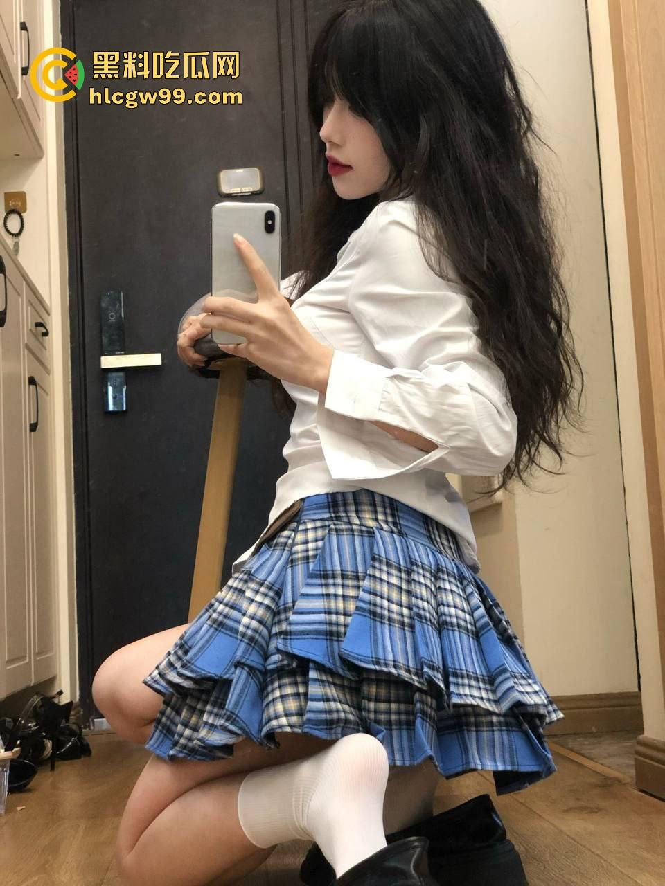 重庆巨乳小母狗『王晓希』独家视频曝光,跪地揉奶跳骚舞,脸穴同框疯狂自慰求主人大鸡巴!-7