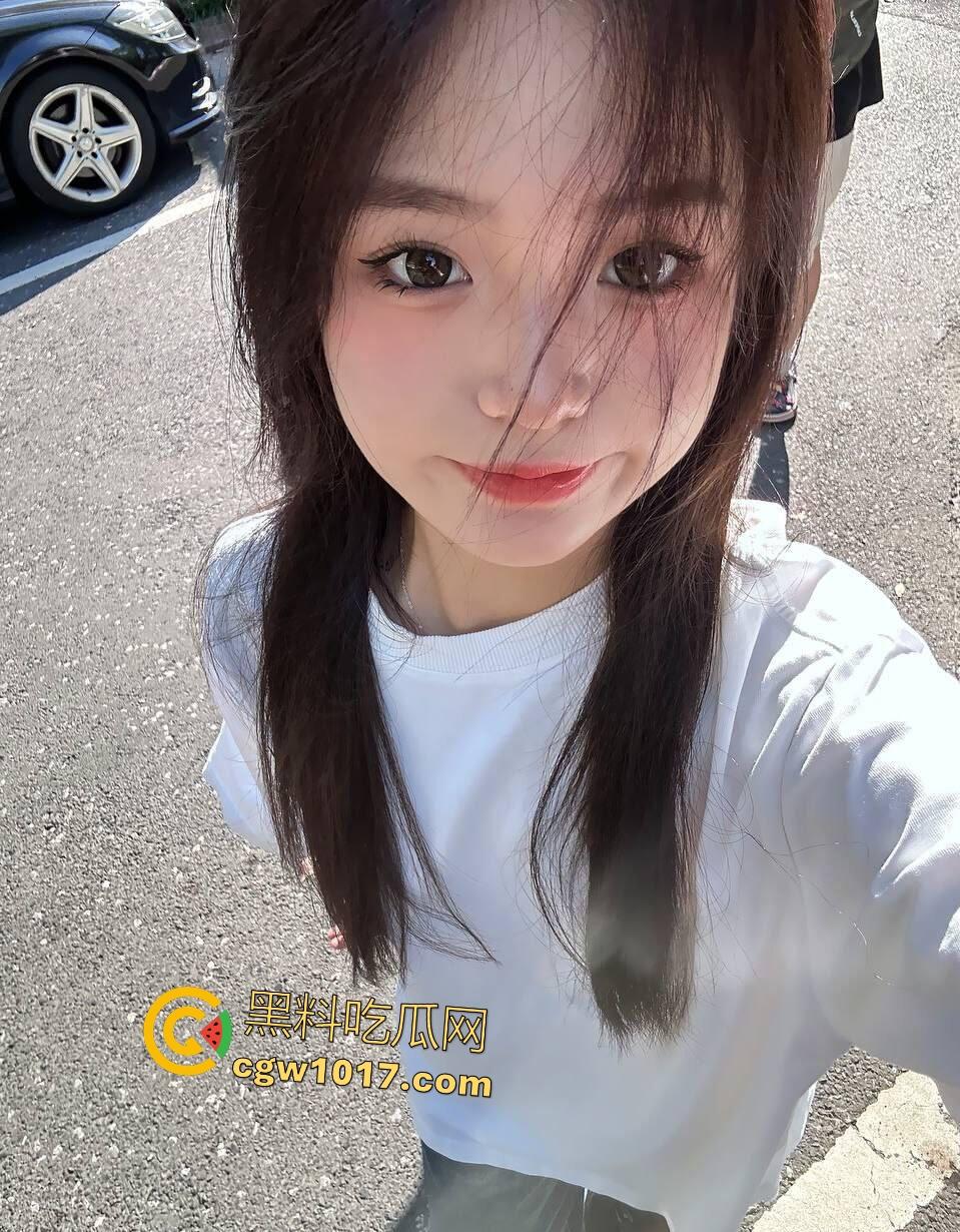 校花穿渔网袜被男友虐玩,深喉口交后被撸管颜射,还用手托着精液视精如命,后入爆操浪叫房管听到都想敲门!-1