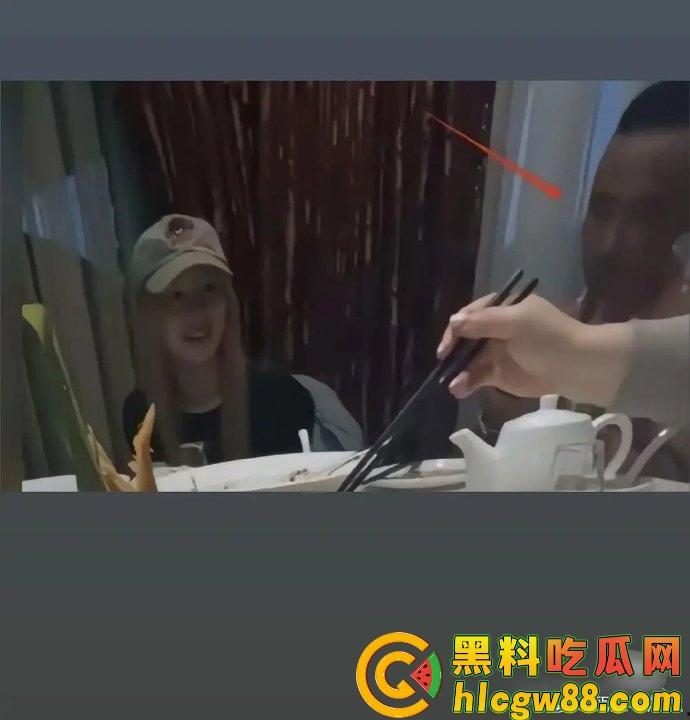 郑爽新瓜炸裂!AKA直播爆料她给亲爹当小三操上床,美国怀孕逼破裂,黑白追债卖房卖逼,国民闺女变烂婊!-24