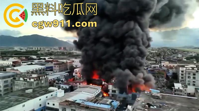 福建福州仓山,天福村突发重大火灾,因电瓶车着火,导致附近房屋全部被点燃,现场火光冲天!-6