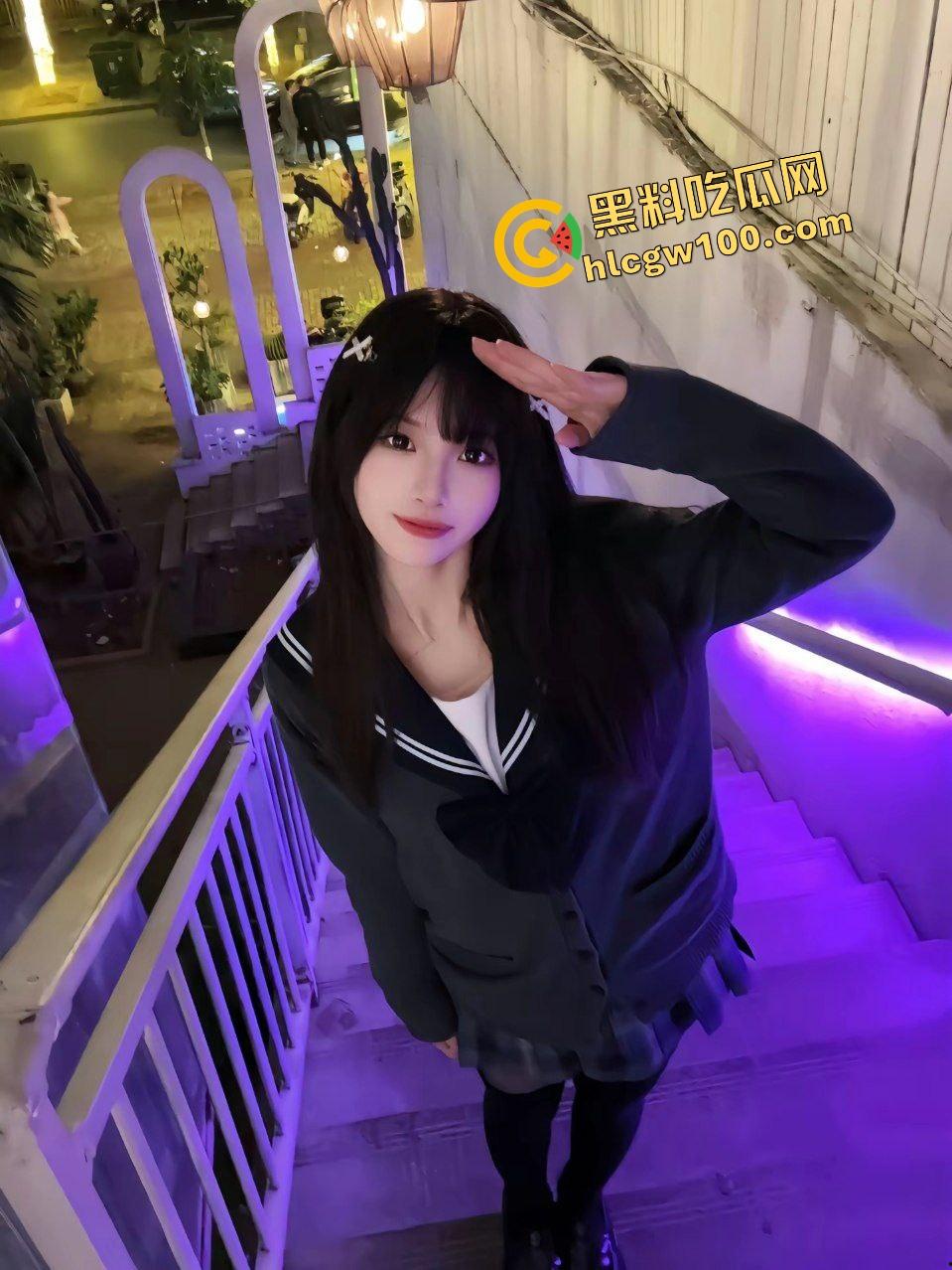 抖音清纯离异少妇反差嫩妹网红【港岛桂桂】覃老师私下骚贱的一面,JK制服约炮小帅操逼娇喘!原创独家曝光流出!-2