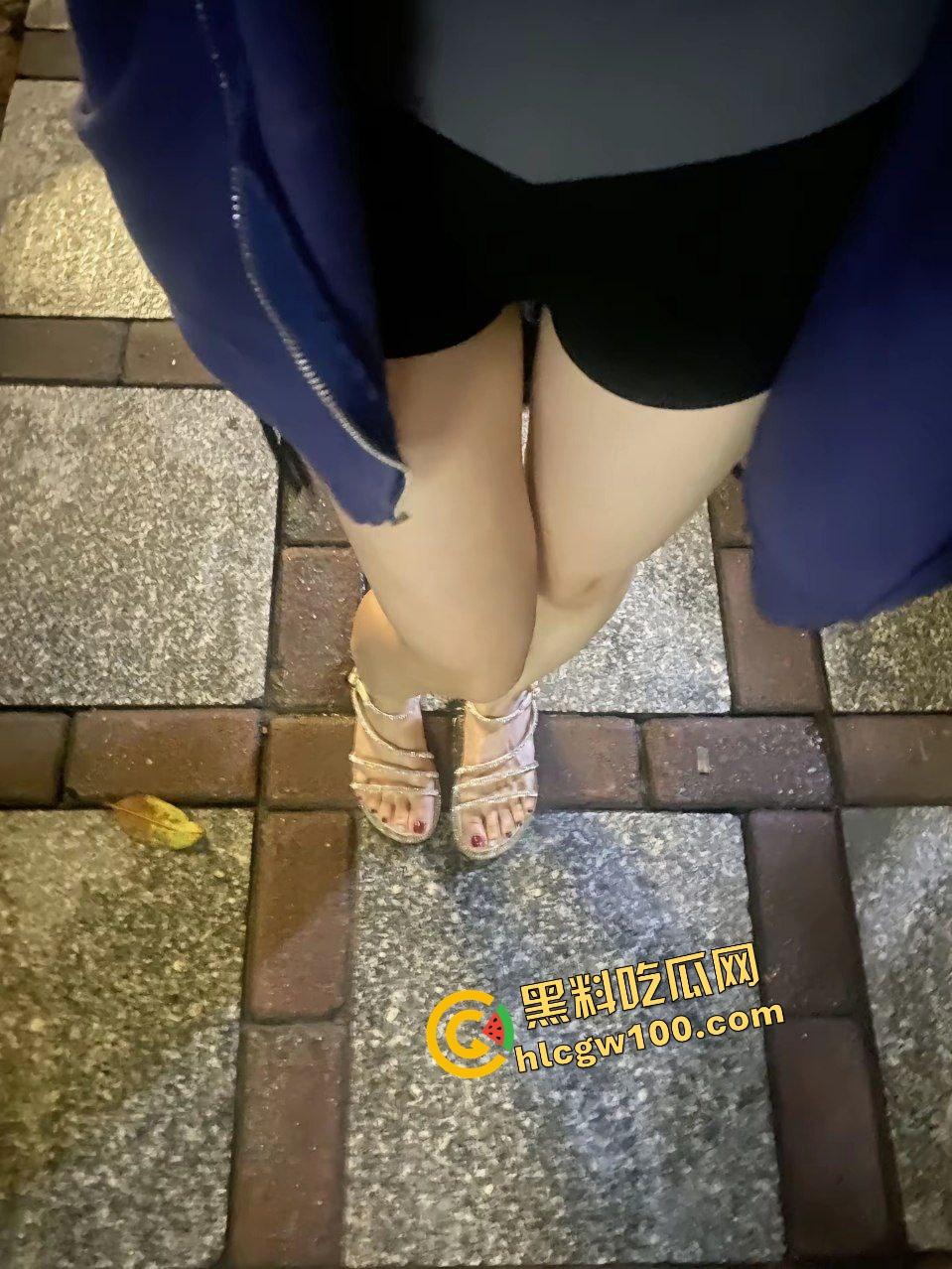 抖音清纯离异少妇反差嫩妹网红【港岛桂桂】覃老师私下骚贱的一面,JK制服约炮小帅操逼娇喘!原创独家曝光流出!-4