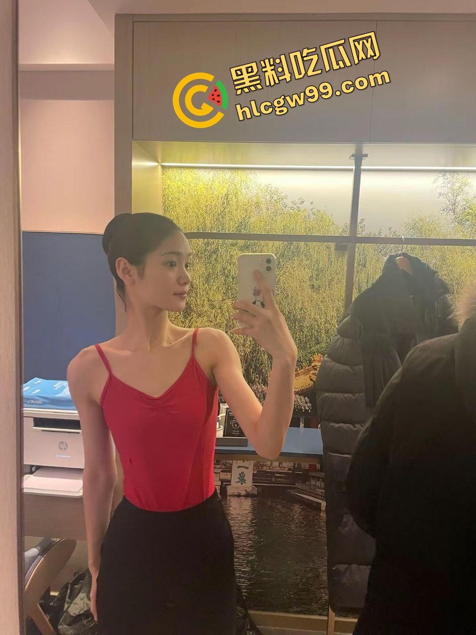 山东青年政治学院舞蹈生【张良贝】上岸后发泄欲望约大哥母狗般舔鸡,肛塞后入猛怼!独家曝光流出!-4