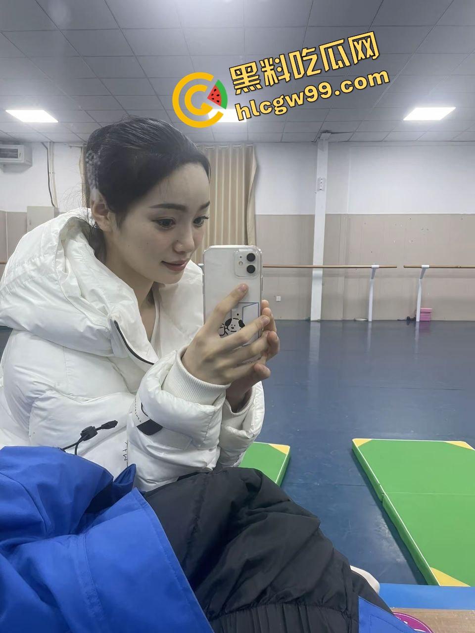 山东青年政治学院舞蹈生【张良贝】上岸后发泄欲望约大哥母狗般舔鸡,肛塞后入猛怼!独家曝光流出!-5