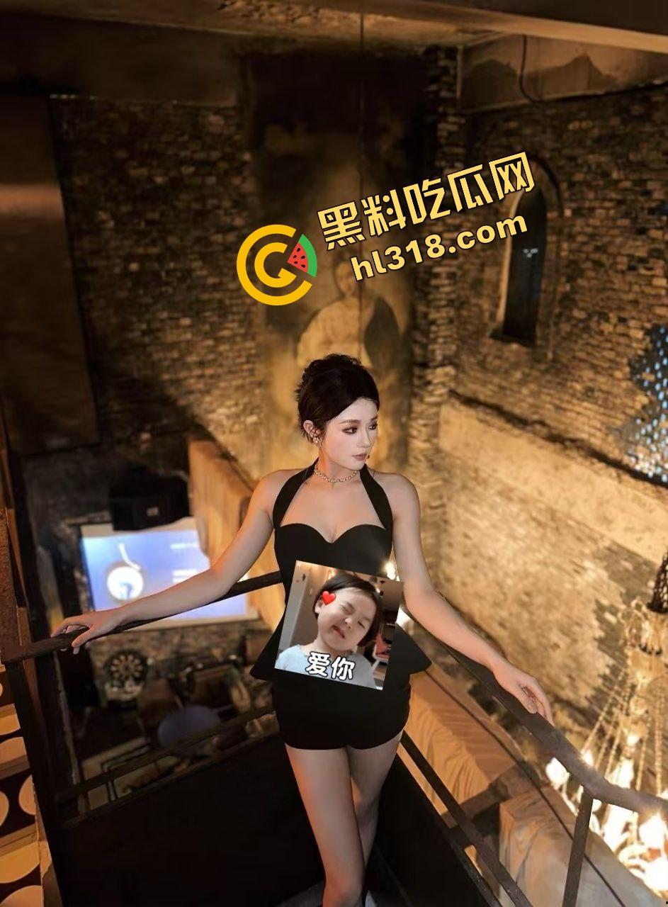 极品少女1V7大战现场,全程轮番吞精液,挨个排队撸管喂射她嘴里,都说没见过这么耐操的母狗!-2