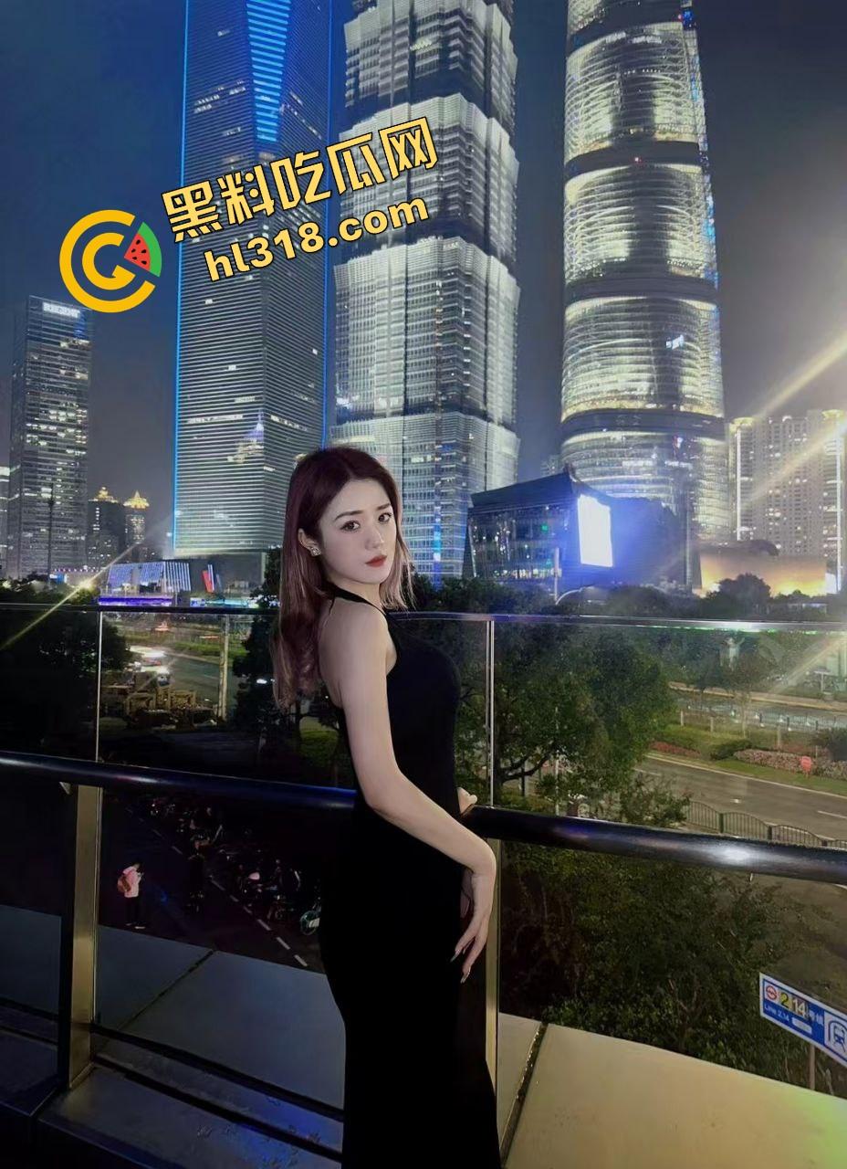 极品少女1V7大战现场,全程轮番吞精液,挨个排队撸管喂射她嘴里,都说没见过这么耐操的母狗!-7