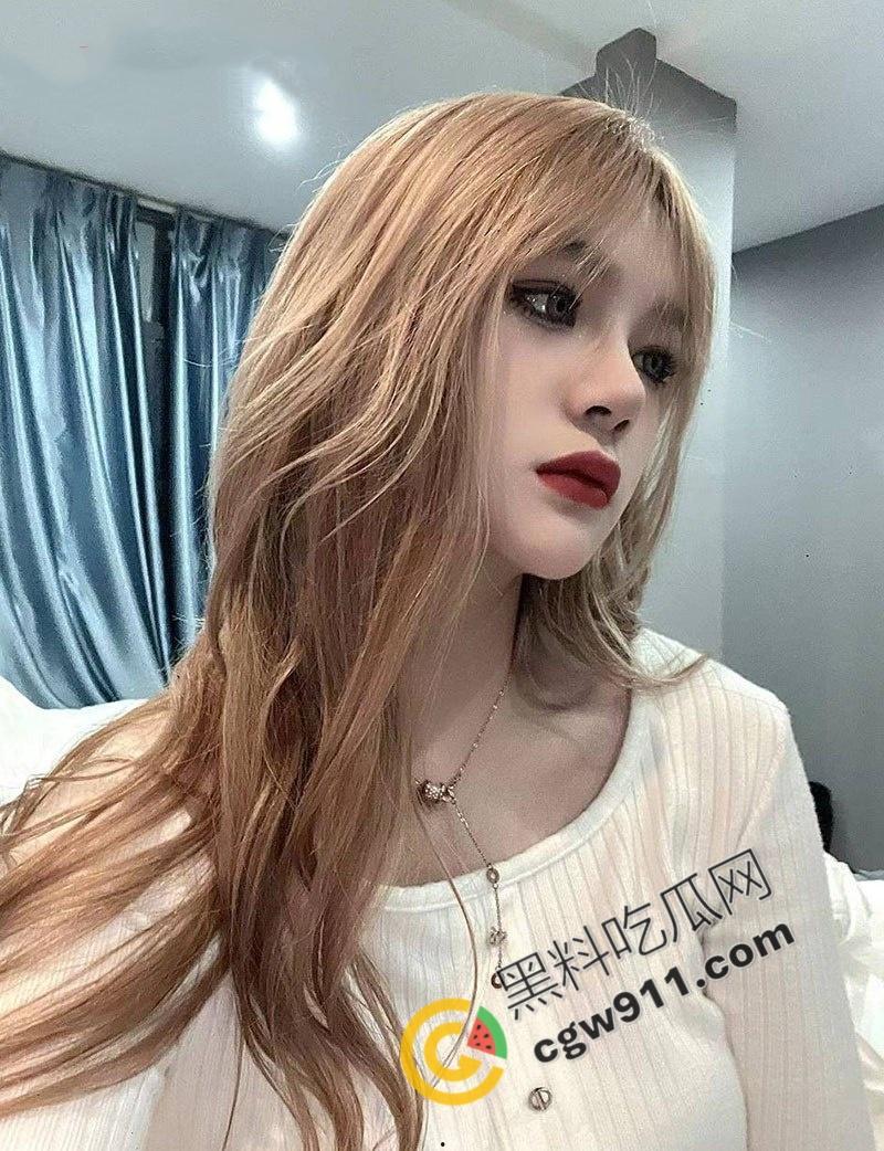 江西南昌【刘雯】与炮友约炮视频流出,大满背小花臂极品骚货,狂野骑乘急速爆轰,挑逗尖叫撩人心弦-5