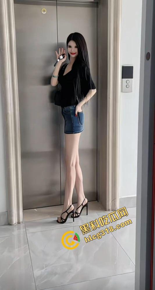 抖音网红『小蔡』成了金主专属炮架子，大长腿扛着就日，几十万打赏换来的骚货最终被玩腻扔上网！-6