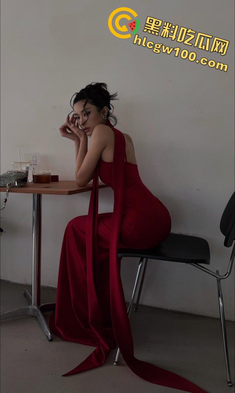 抖音欧美风反差母狗【Eunha】，九头身完美身材镜头前激情自慰，白虎嫩穴勾人心魄-8