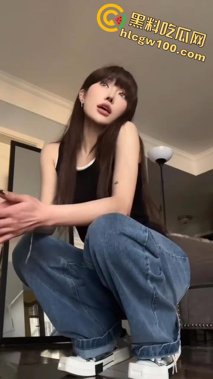 抖音欧美风反差母狗【Eunha】，九头身完美身材镜头前激情自慰，白虎嫩穴勾人心魄-9