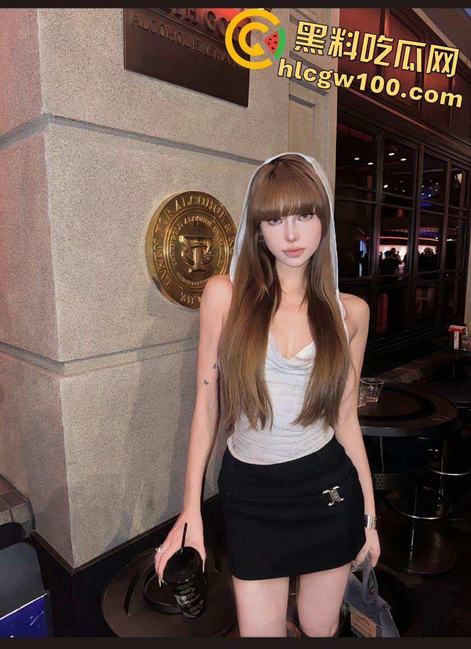 抖音欧美风反差母狗【Eunha】，九头身完美身材镜头前激情自慰，白虎嫩穴勾人心魄-11