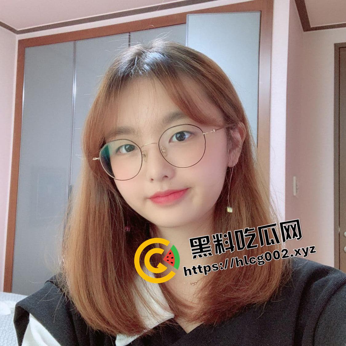 四川大学巨乳学妹 和同校学长玩调教 珠圆玉润极品大奶 极品自拍被学长系数流出-2