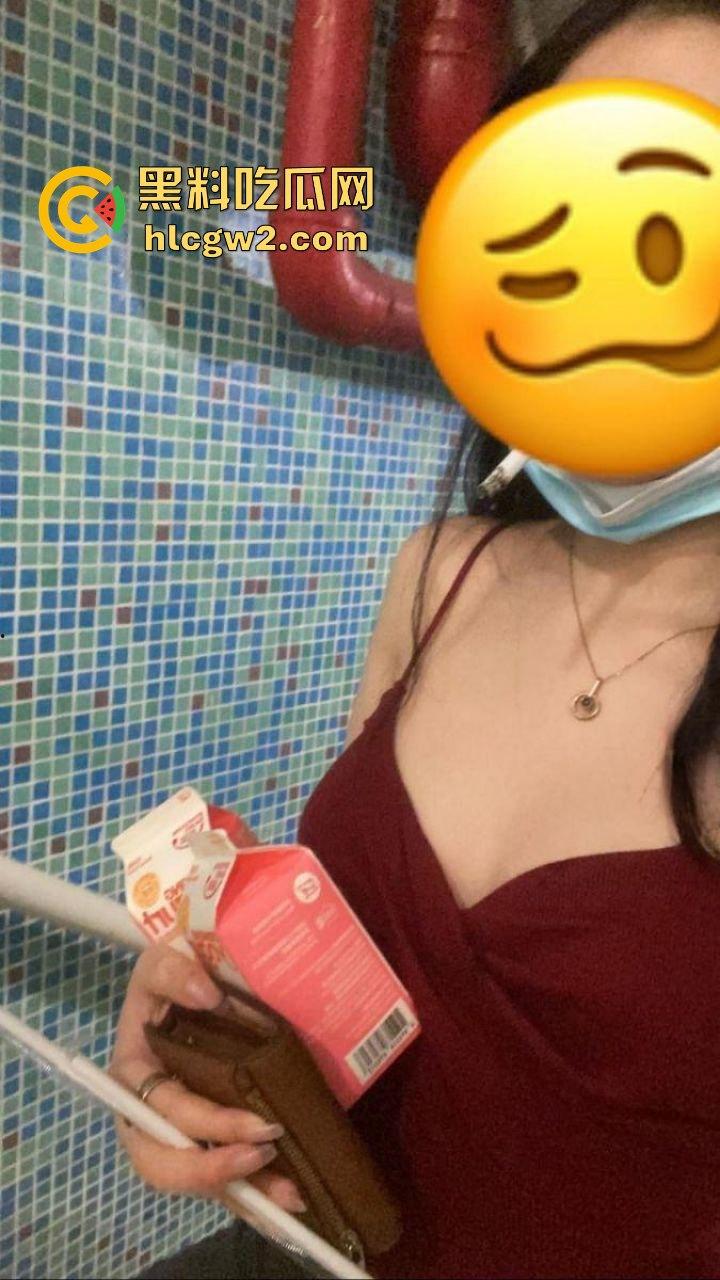 香港巨乳学霸『孟雪梨』奶子大到让人上火!双大奶能让课堂全校性骚动,教授都想钻进她奶里拱一拱!-3