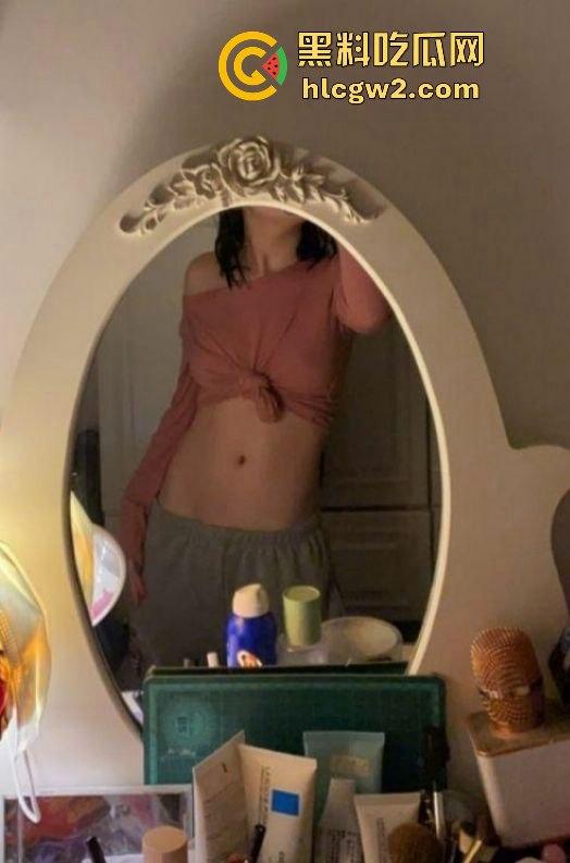 香港巨乳学霸『孟雪梨』奶子大到让人上火!双大奶能让课堂全校性骚动,教授都想钻进她奶里拱一拱!-21