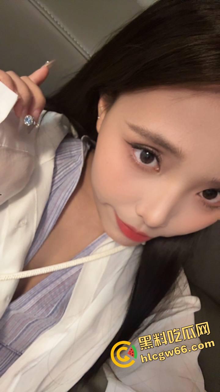 长沙肉感骚货【婉婉】身穿情趣衣撅逼给金主摆拍,假屌爆插嫩穴插到松弛,呻吟骚到让人原地射!-3