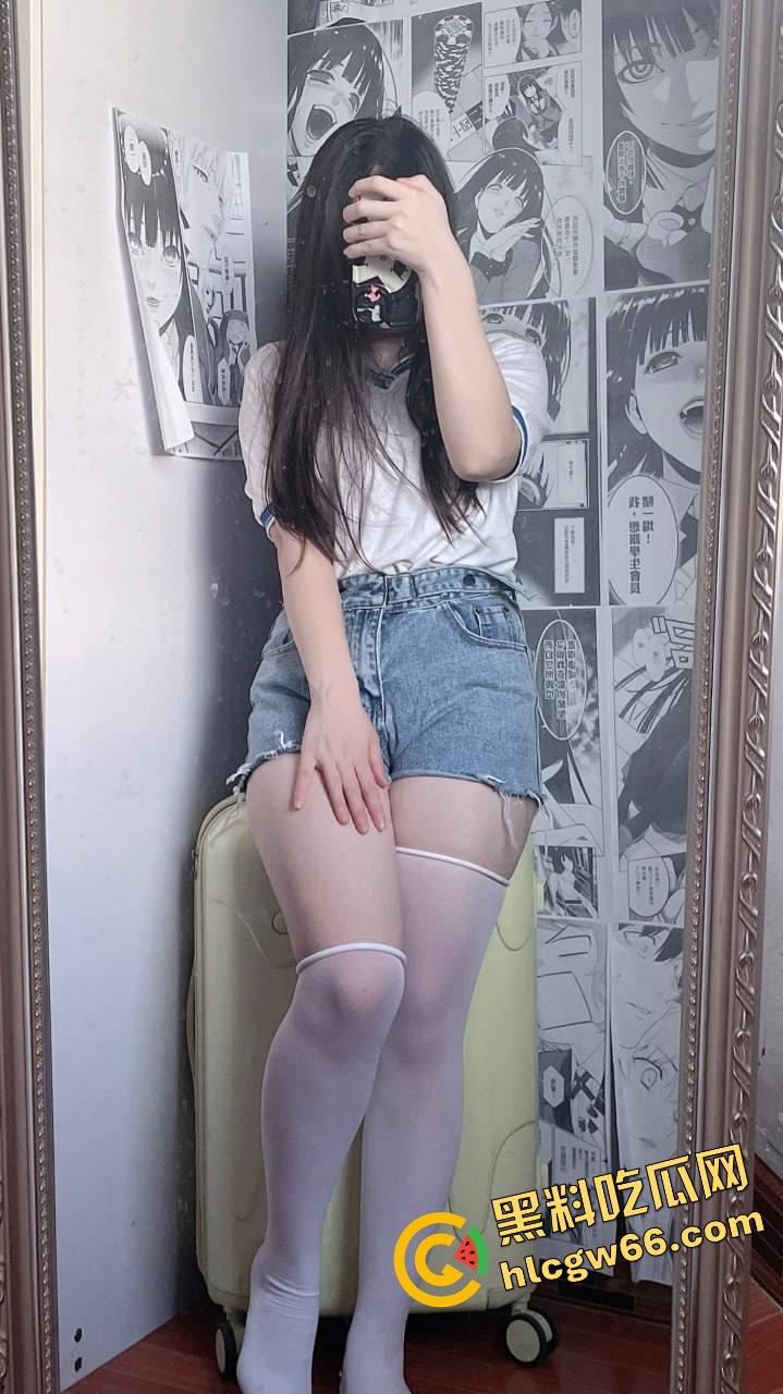 长沙肉感骚货【婉婉】身穿情趣衣撅逼给金主摆拍,假屌爆插嫩穴插到松弛,呻吟骚到让人原地射!-8