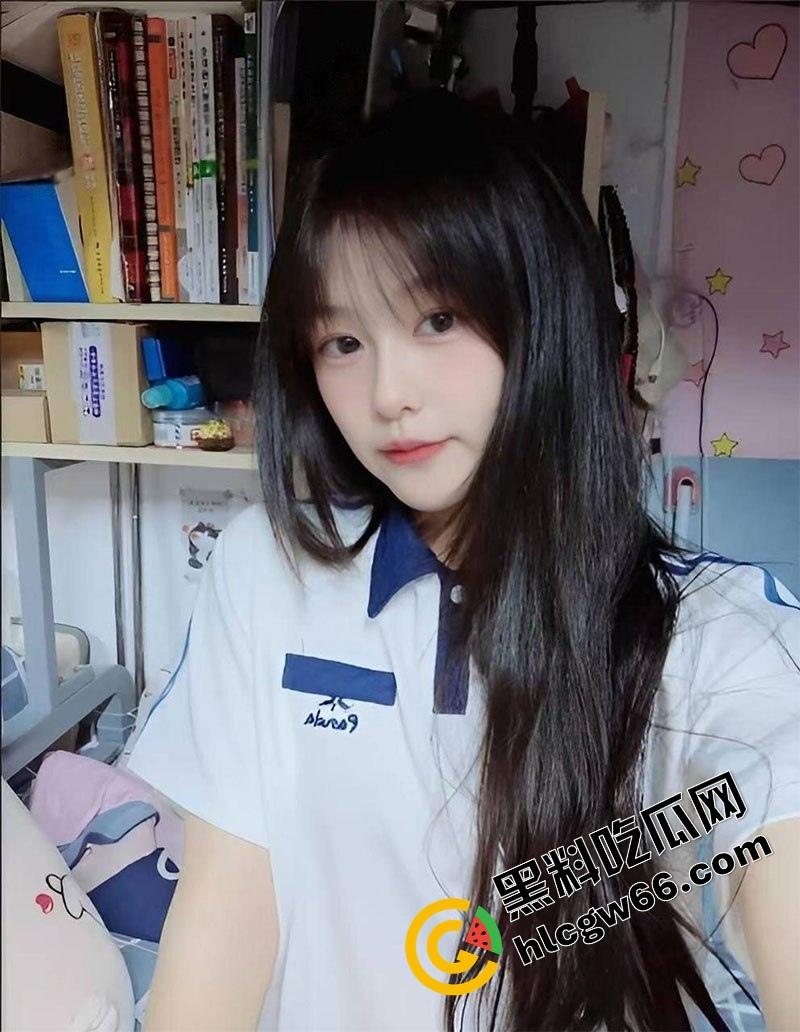 温医大骚货【潘晓蕾】私拍流出，洗澡露奶掰逼诱惑，被猛男后入干到哆嗦，床都干塌了！-1