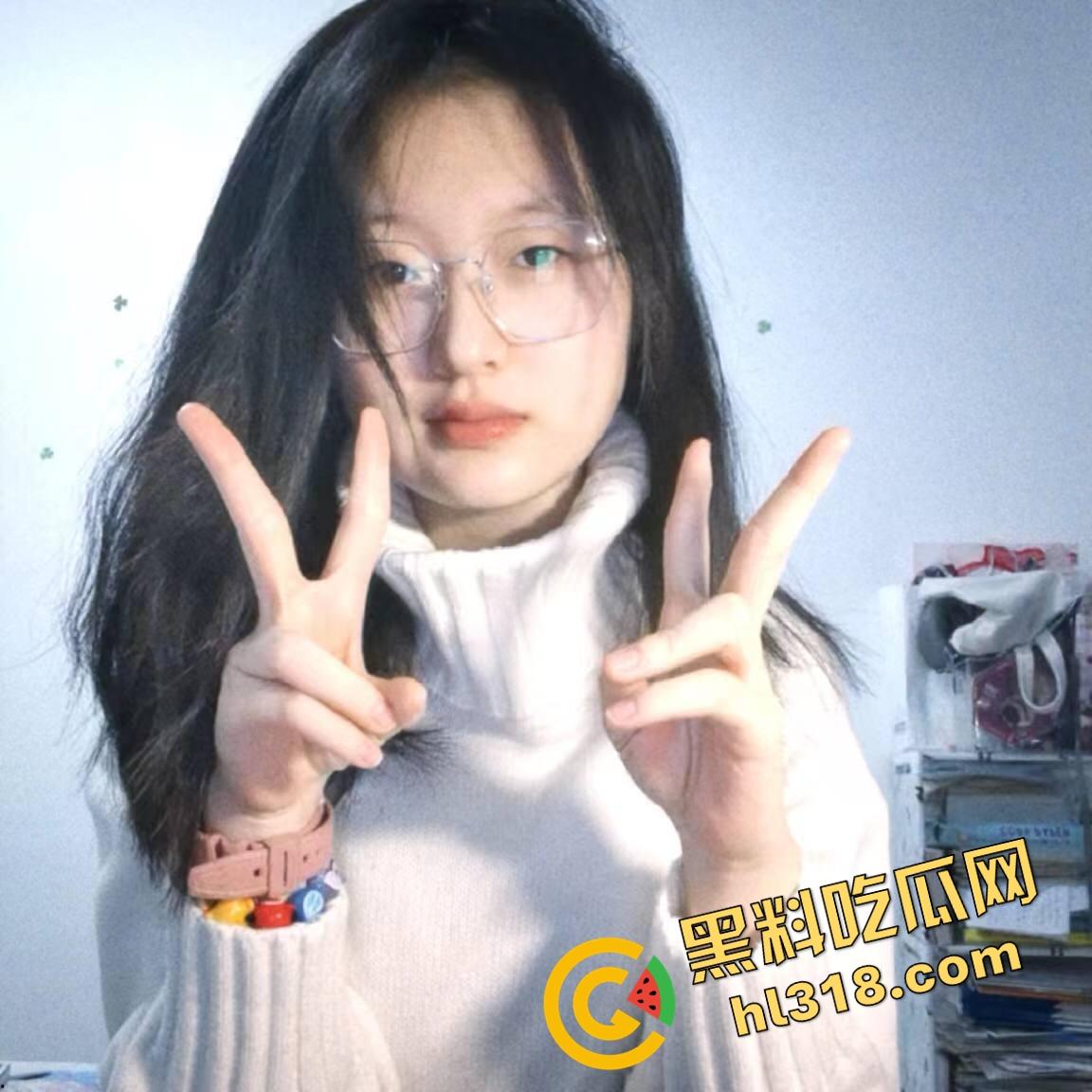 厦门大学高材生『苏婉晴』学霸眼镜妹被调教日常,每天早晚各一次,寝室打卡自慰成为生活一部分!-3