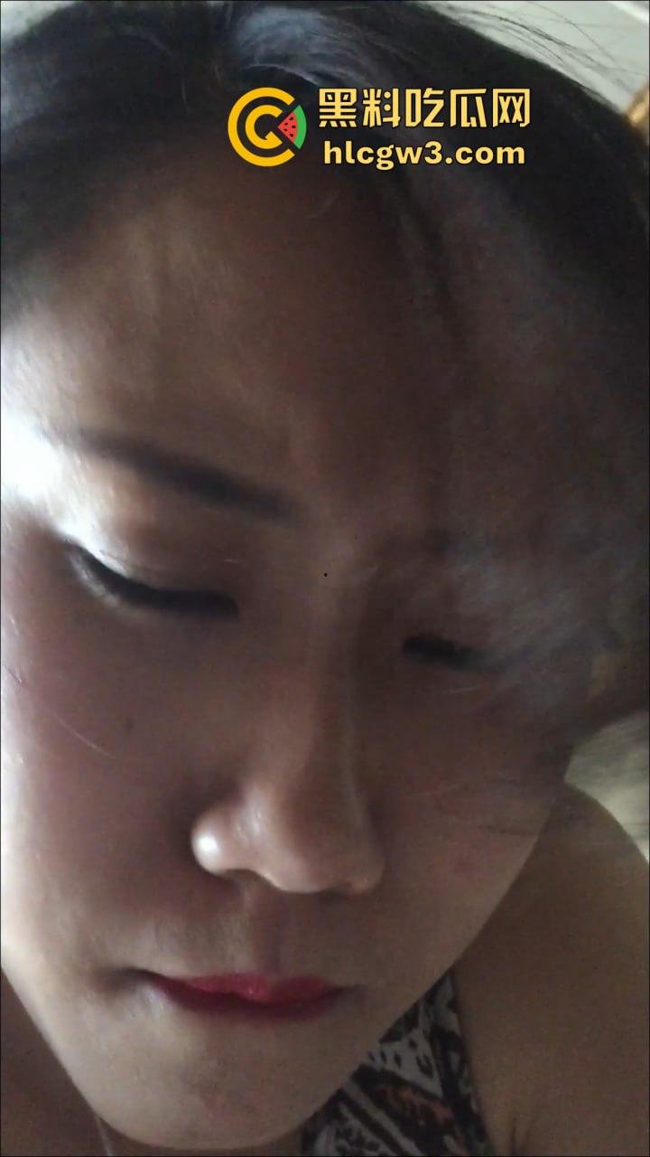 清晨大奶少妇口交式叫醒服务 堪比莞式服务 男人的浓精才是她的晨间营养餐 清晨第一发让阳光和浓精齐飞!-6