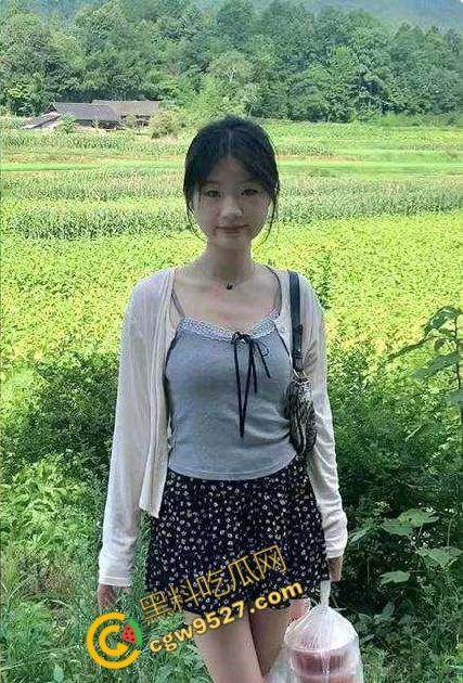 海角乱伦！贪玩的大学生表妹，诱惑的禁忌之恋，叔叔托我照顾她，我却将大屌深深插入表妹嫩穴-3