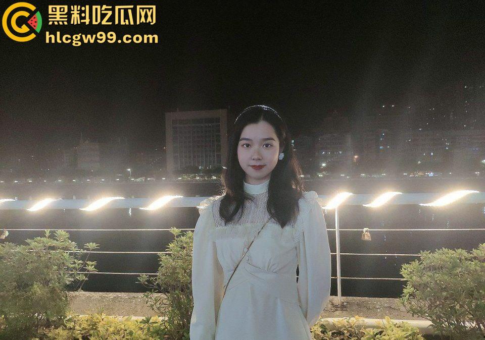 重庆OL反差露脸女职员【张秋月】被主人各种调教视图泄密，婚纱捆绑口塞踩头当狗玩-11