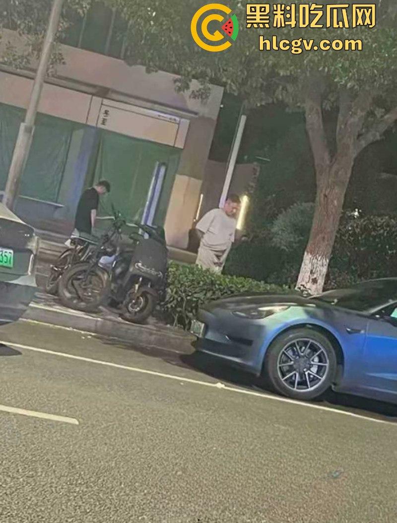 快手千万网红【二子爷】家暴出轨 潜规则偷吃女徒弟蓝牙 老婆曝光女徒弟给师傅深情口交视频!-7