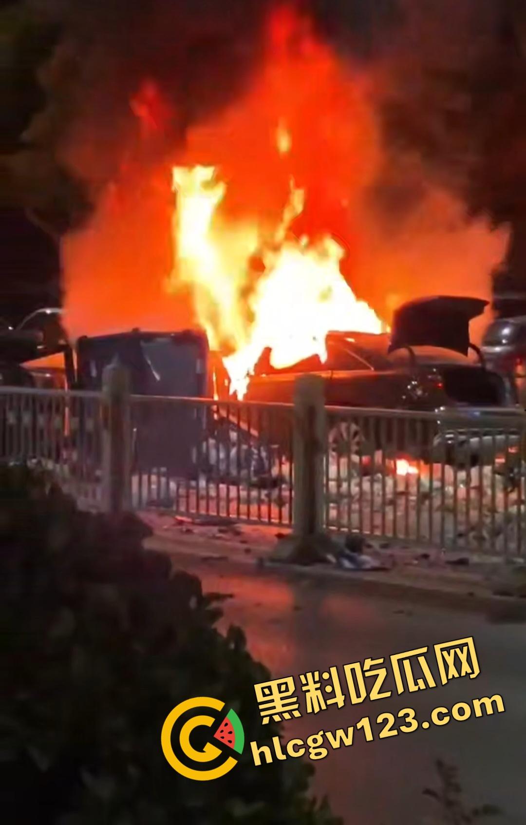 山西运城大哥刚嫖完娼就车祸?大哥刚灌完洗浴妹子出门,立马醉驾奥迪A6猛撞垃圾车!-2