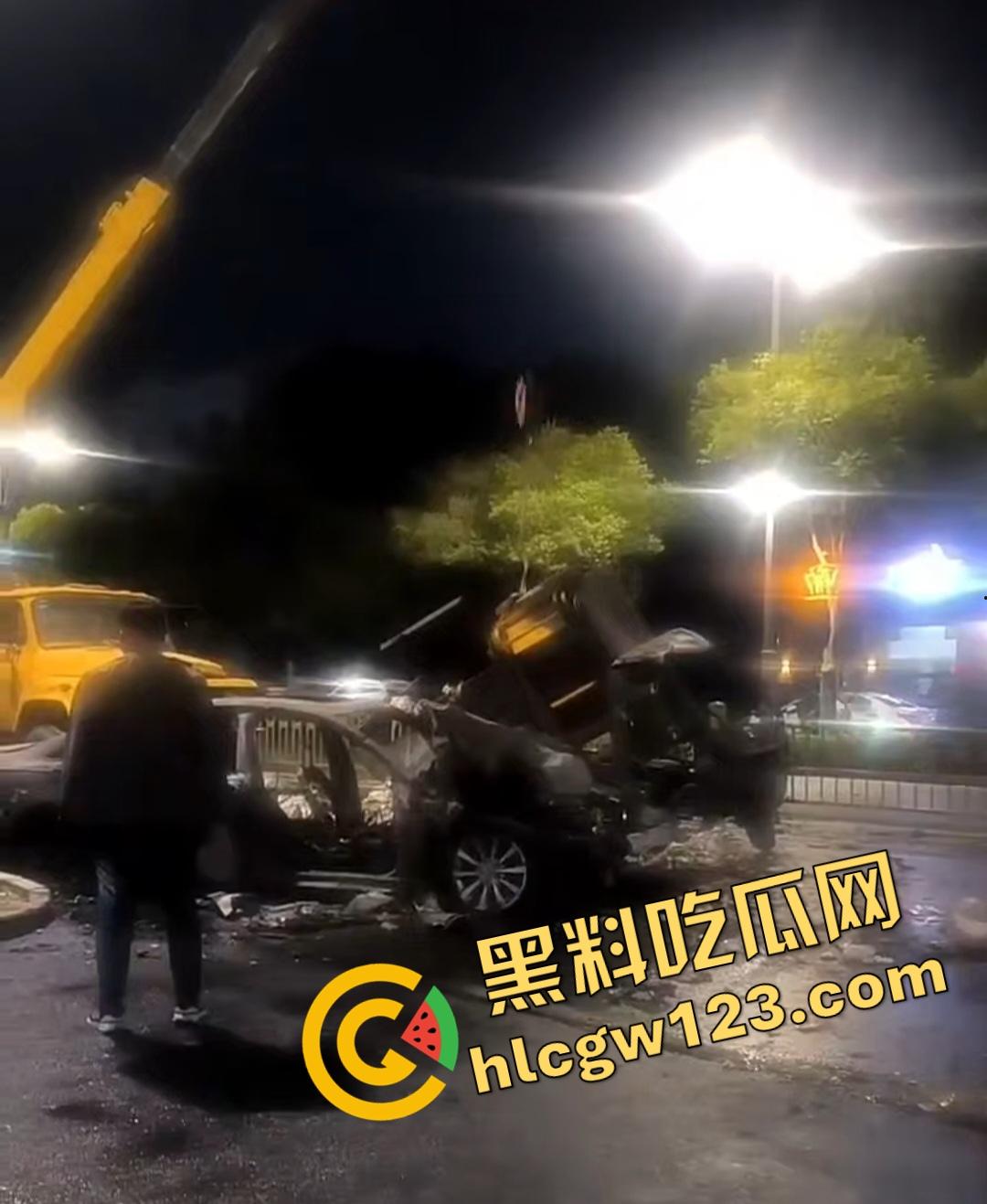 山西运城大哥刚嫖完娼就车祸?大哥刚灌完洗浴妹子出门,立马醉驾奥迪A6猛撞垃圾车!-5