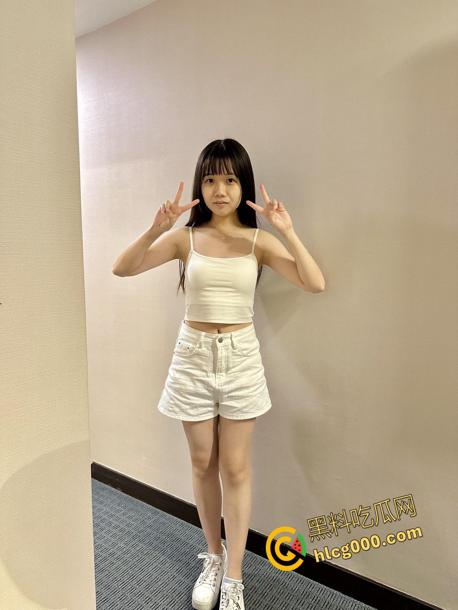 上海交通大学女大学生【余乐华】,被渣男网恋面基,强推调教良家小妹,带上眼罩秒变私人玩物 !-4