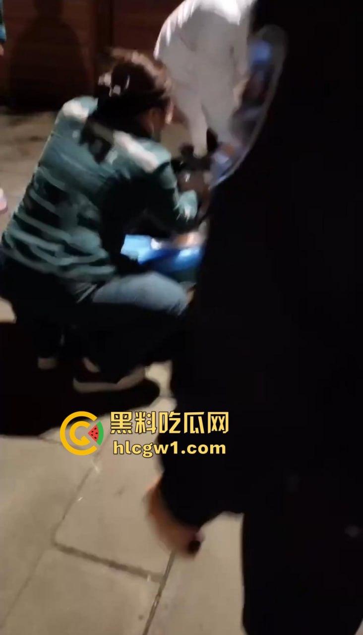 四川自贡富顺县斗殴闹出人命!精神小伙打架打崩,掏刀捅胸鲜血四溅,心肺复苏都白搭!-9