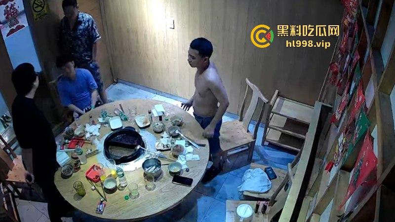 话不投机掏枪就干!吃个饭命没了!华人饭店一中国人被东北男枪杀 监控曝光凶杀现场-1